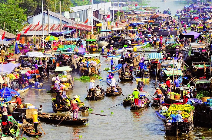Chợ nổi Cà Mau - điểm du lịch nổi tiếng đậm chất miền sông nước